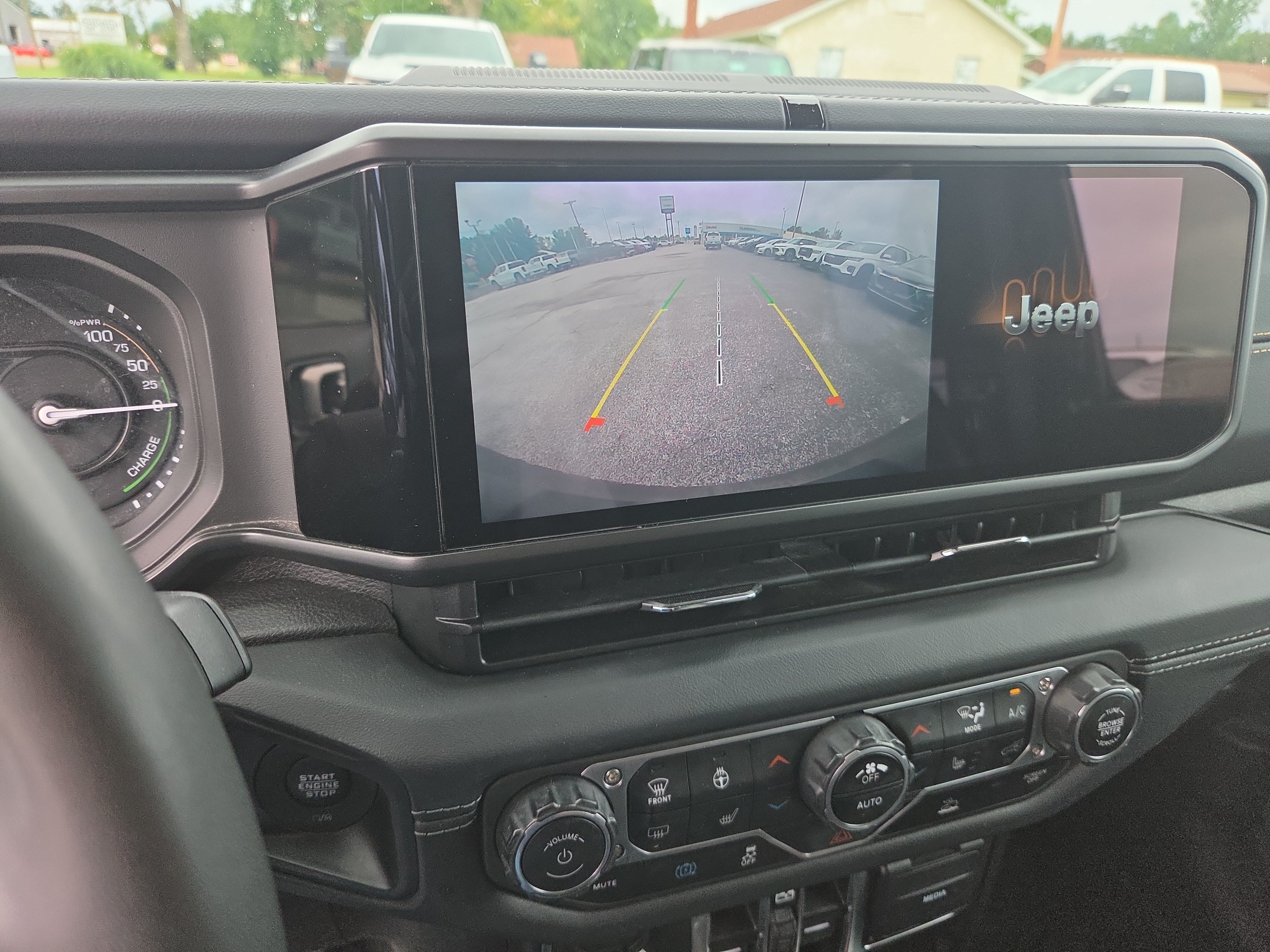Used 2024 Jeep Wrangler Unlimited Sahara AWD/4WD image 10