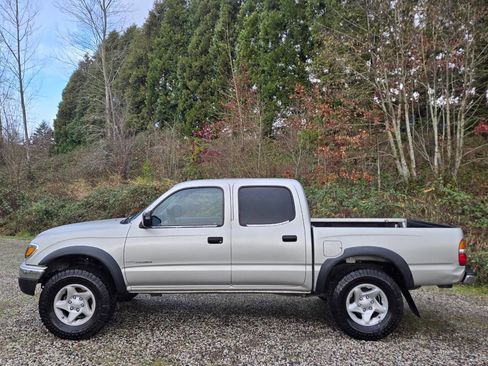 Used 2002 Toyota Tacoma PreRunner image 3