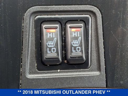 Used 2018 Mitsubishi Outlander SEL image 27