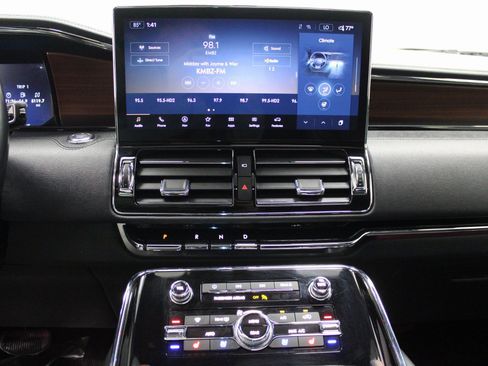 Used 2023 Lincoln Navigator Reserve AWD/4WD image 43