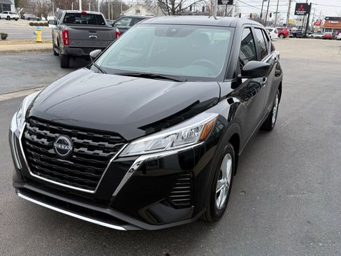 Used 2025 Nissan Kicks Play S image 9