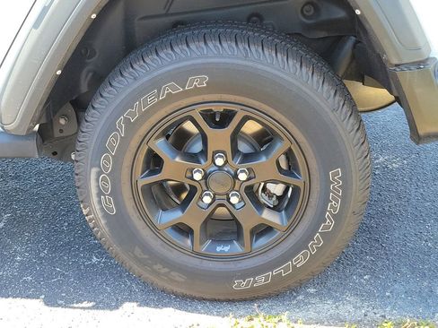 Used 2021 Jeep Wrangler Unlimited Sport AWD/4WD image 13
