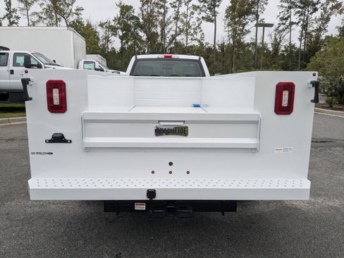 New 2025 Ford F550 4x4 Regular Cab Super Duty image 6