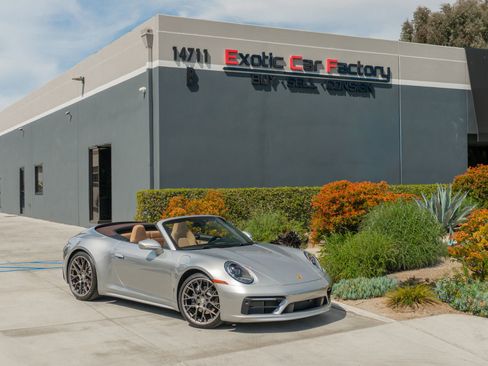 Used 2022 Porsche 911 Carrera image 1