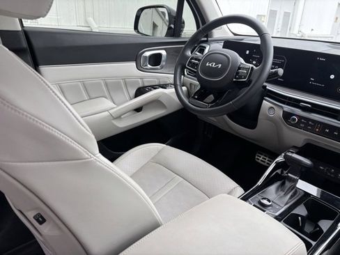 Used 2024 Kia Sorento SX image 22