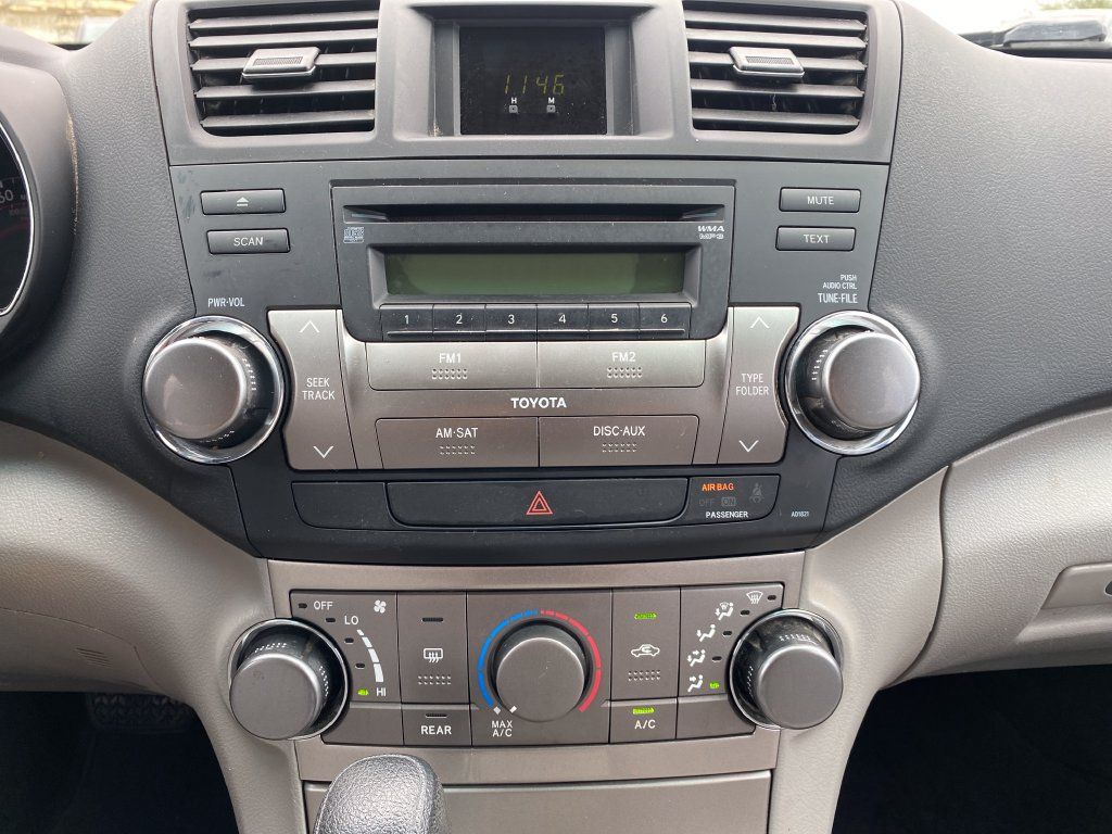 Used 2012 Toyota Highlander FWD image 18