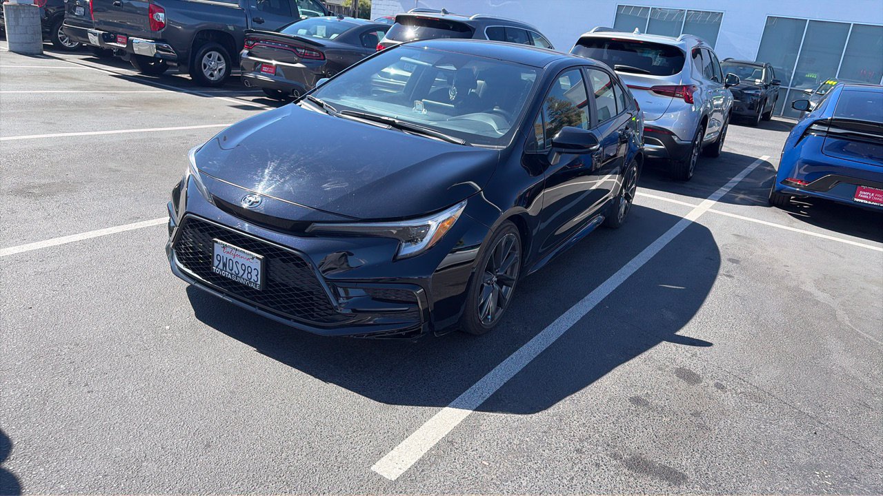 Certified 2026 Toyota Corolla SE FWD image 1