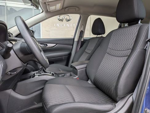 Used 2018 Nissan Rogue S AWD/4WD image 8