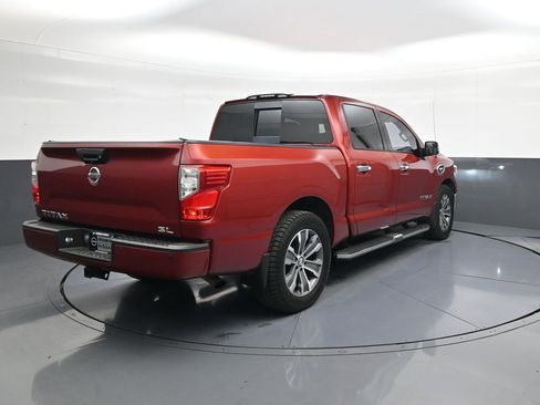 Used 2017 Nissan Titan SL image 7