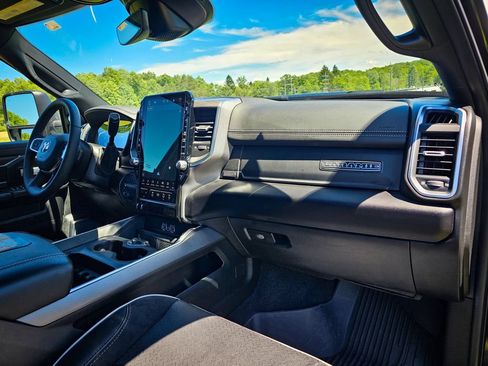 Used 2025 RAM 2500 Laramie AWD/4WD image 49