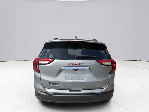 Used 2024 GMC Terrain SLE w/ Driver Convenience Package AWD/4WD image 4