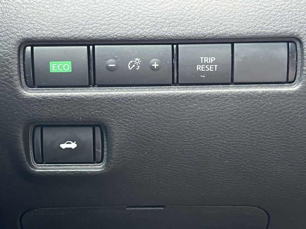 Used 2025 Nissan Sentra SV FWD image 26