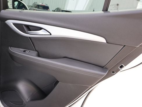 Used 2025 Buick Envision Avenir AWD/4WD image 10