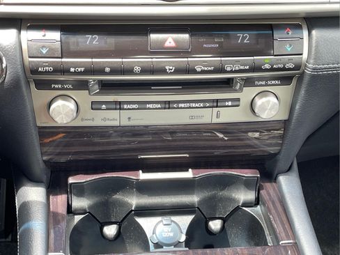 Used 2015 Lexus LS 460 w/ Comfort Package RWD image 26