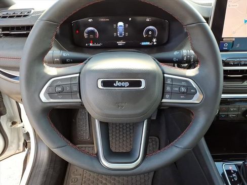 Used 2025 Jeep Compass Trailhawk w/ Trailhawk Elite Group image 19