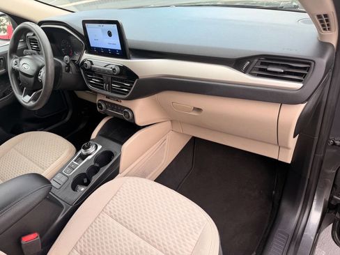 Used 2020 Ford Escape SE FWD image 39