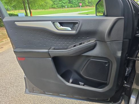 Used 2020 Ford Escape SE Sport FWD image 23