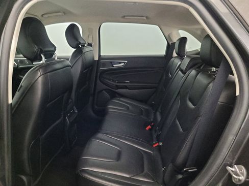Used 2019 Ford Edge Titanium AWD/4WD image 18