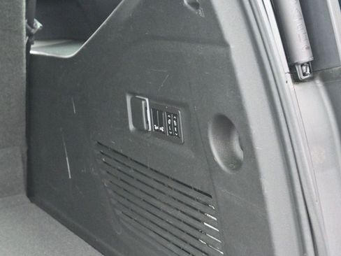 Used 2023 GMC Yukon XL Denali Ultimate image 11