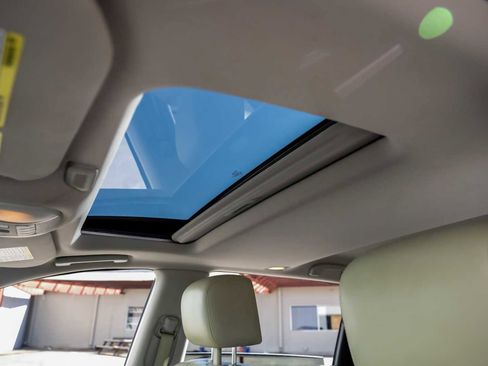 Used 2019 INFINITI QX60 Luxe w/ Essential Package image 5