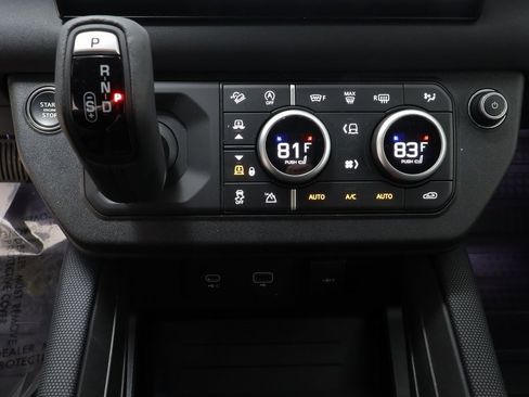 Used 2023 Land Rover Defender 110 75th Limited Edition image 13