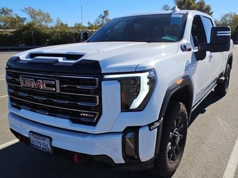 Used 2024 GMC Sierra 3500 AT4 w/ AT4 Premium Plus Package image 3