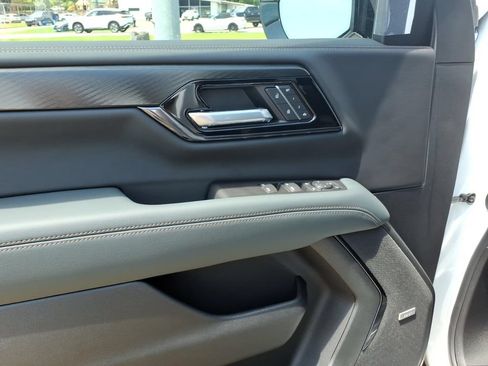 New 2026 GMC Yukon XL AT4 w/ AT4 Premium Plus Package AWD/4WD image 13