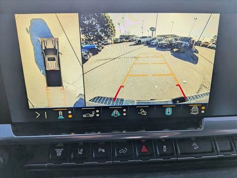 Used 2024 Chevrolet Silverado 2500 LTZ w/ LTZ Convenience Package image 12