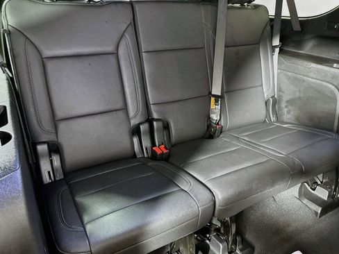 Certified 2026 Chevrolet Suburban LT w/ Comfort Package AWD/4WD image 26