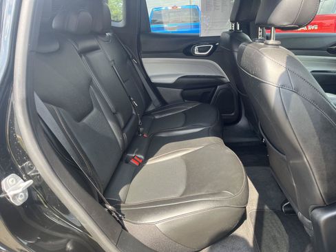 Used 2023 Jeep Compass Limited AWD/4WD image 34