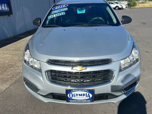 Used 2016 Chevrolet Cruze LS FWD image 2
