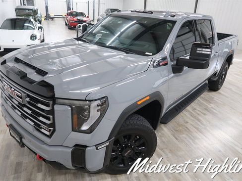 Used 2025 GMC Sierra 2500 AT4 w/ AT4 Premium Plus Package AWD/4WD image 4