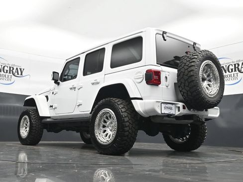 Used 2022 Jeep Wrangler Unlimited Sahara AWD/4WD image 30