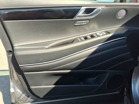 Used 2025 Genesis GV80 2.5T Standard AWD/4WD image 12