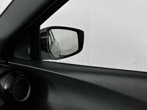 Used 2019 Nissan Kicks SV FWD image 24