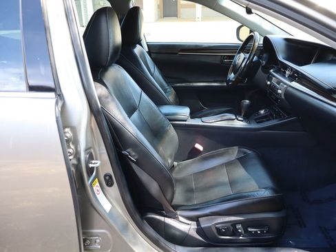 Used 2015 Lexus ES 350 w/ Luxury Package image 22