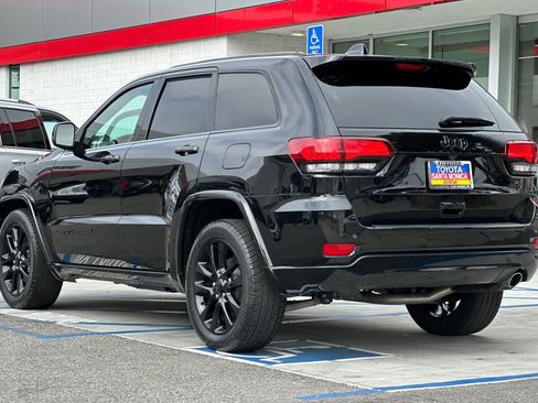 Used 2018 Jeep Grand Cherokee Altitude image 6