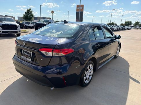 Used 2024 Toyota Corolla LE FWD image 5