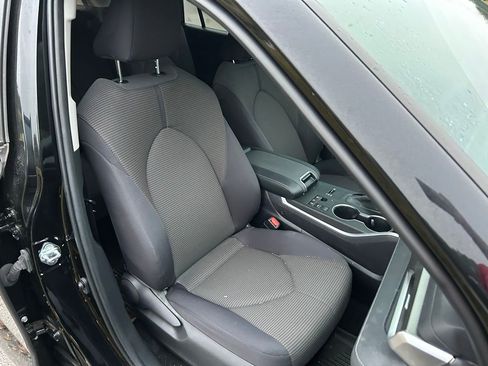 Used 2023 Toyota Highlander LE image 16