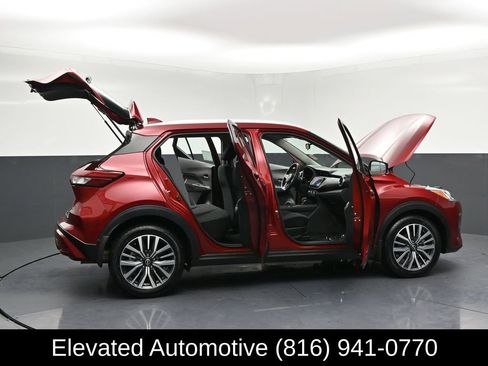 Used 2023 Nissan Kicks SV image 32