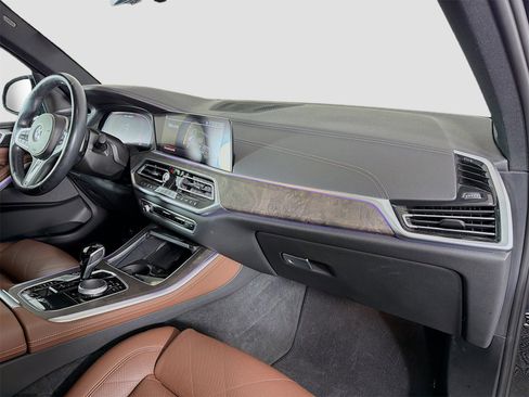 Used 2023 BMW X5 M50i w/ Climate Comfort Package image 32