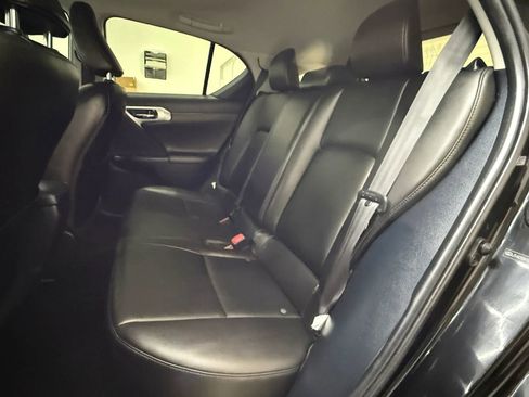 Used 2013 Lexus CT 200h FWD image 18