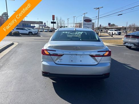 Used 2025 Toyota Camry LE image 4