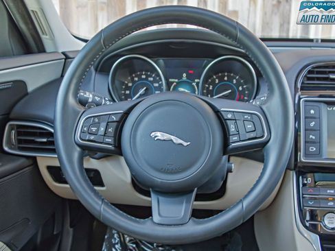 Used 2017 Jaguar XE Prestige AWD/4WD image 13