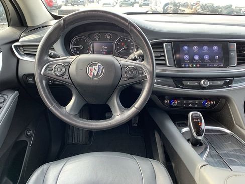Used 2020 Buick Enclave Essence image 16