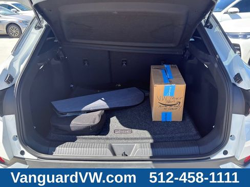 Used 2023 Volkswagen ID.4 Pro RWD image 11