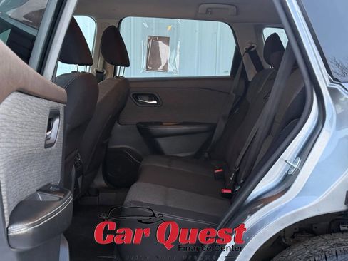 Used 2021 Nissan Rogue SV image 12