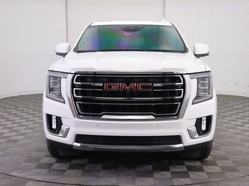Used 2023 GMC Yukon XL SLT w/ SLT Luxury Package image 2