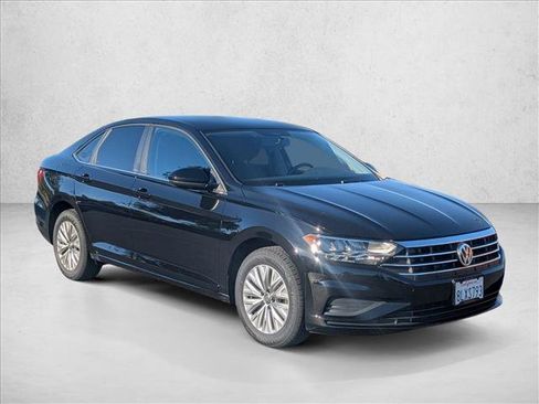 Used 2019 Volkswagen Jetta S w/ Driver Assistance Package FWD image 3