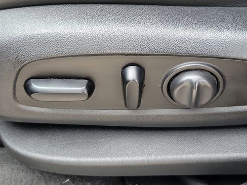 Used 2020 GMC Terrain SLT image 17